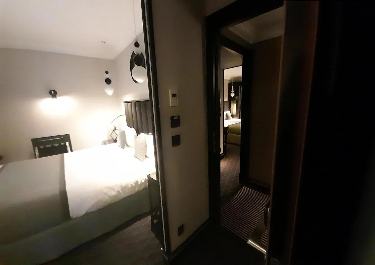 Hotel Mercure Paris Arc De Triomphe Wagram