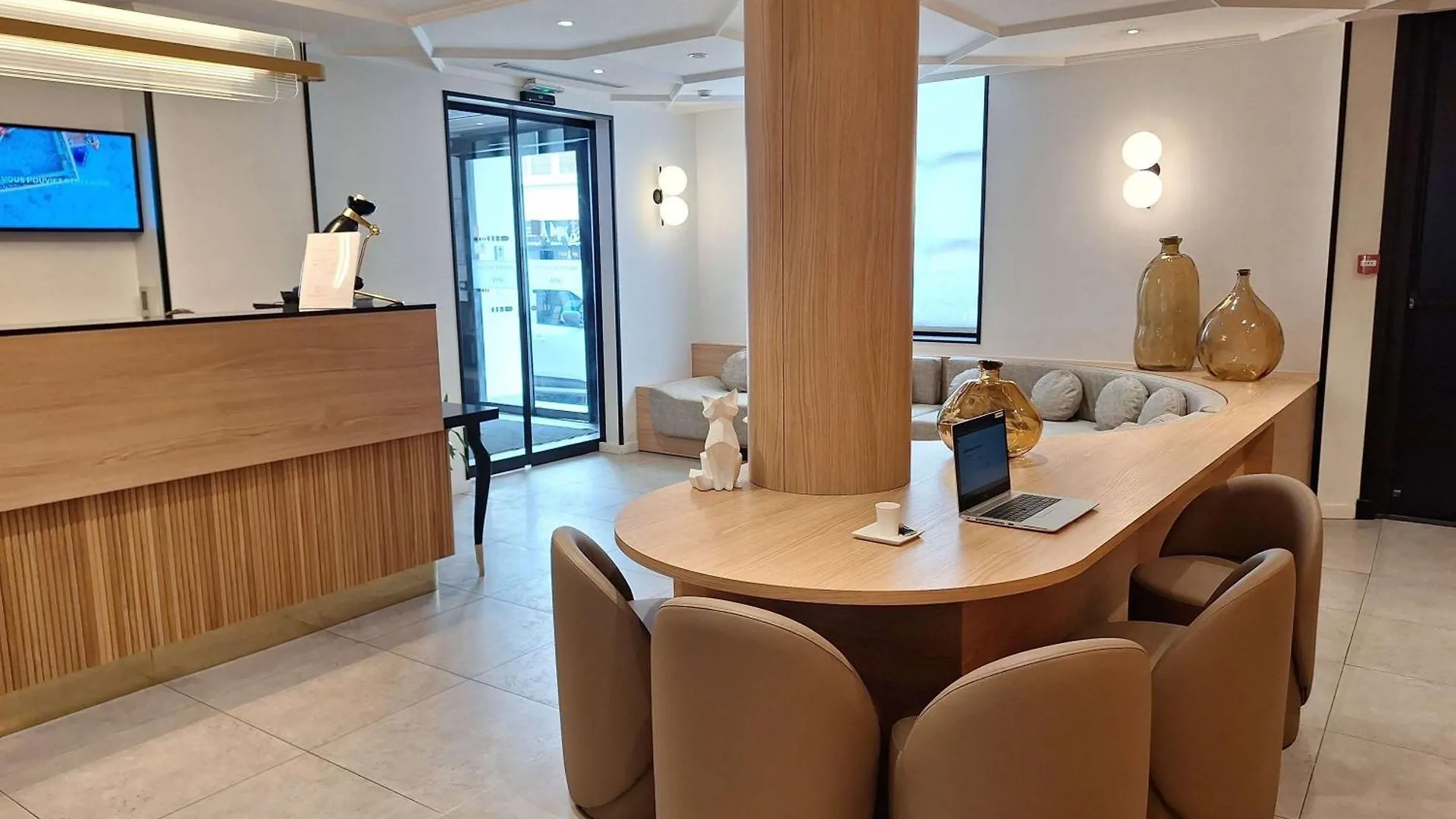 Mercure Paris Arc De Triomphe Wagram 4*,  Fransa