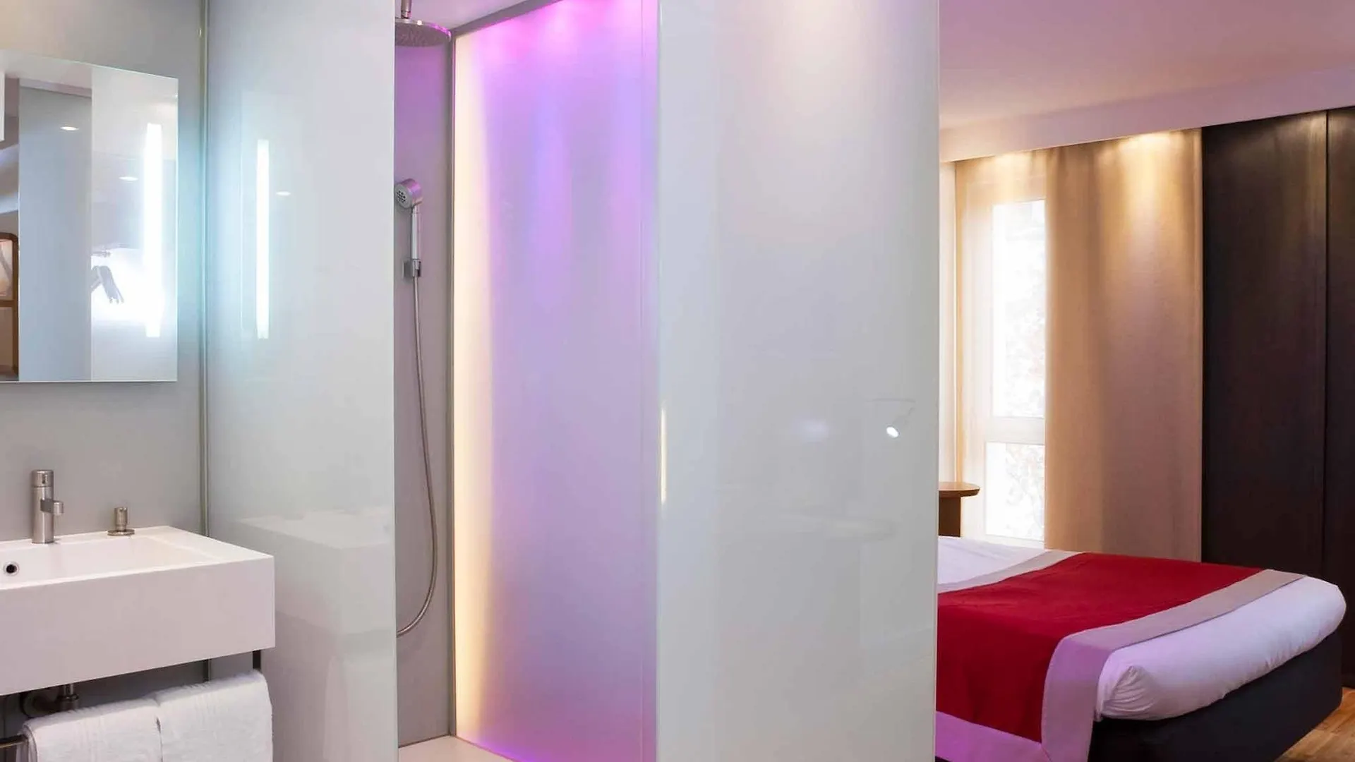 Mercure Paris Arc De Triomphe Wagram