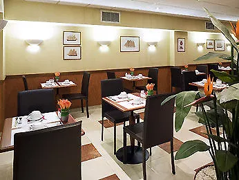 Mercure Paris Arc De Triomphe Wagram 4*,