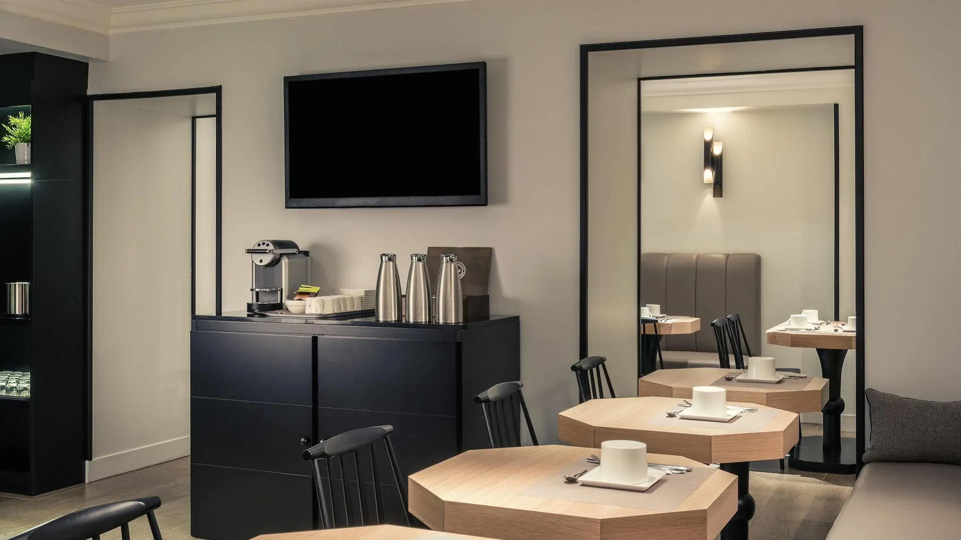 Otel Mercure Paris Arc De Triomphe Wagram