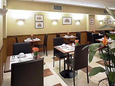 巴黎瓦格拉姆凯旋门美居酒店 4*, 巴黎 法国